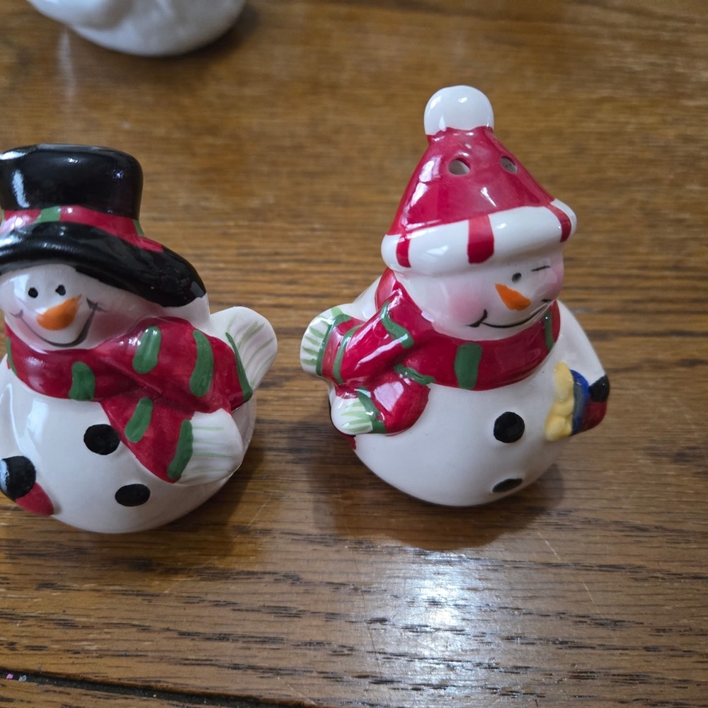 Festive Snowman Salt and Pepper Shaker Set
